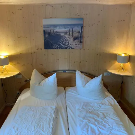 Designbungalow-aus-echtholz